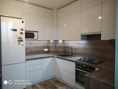 Кухня білий глянець, стільниця та пристінна панель "Хортиця" L0222 1770 фото